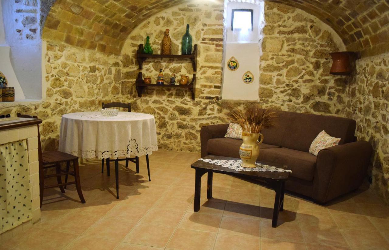 Il Ciavattone Bed And Bike Bed & Breakfast Sulmona Bagian luar foto