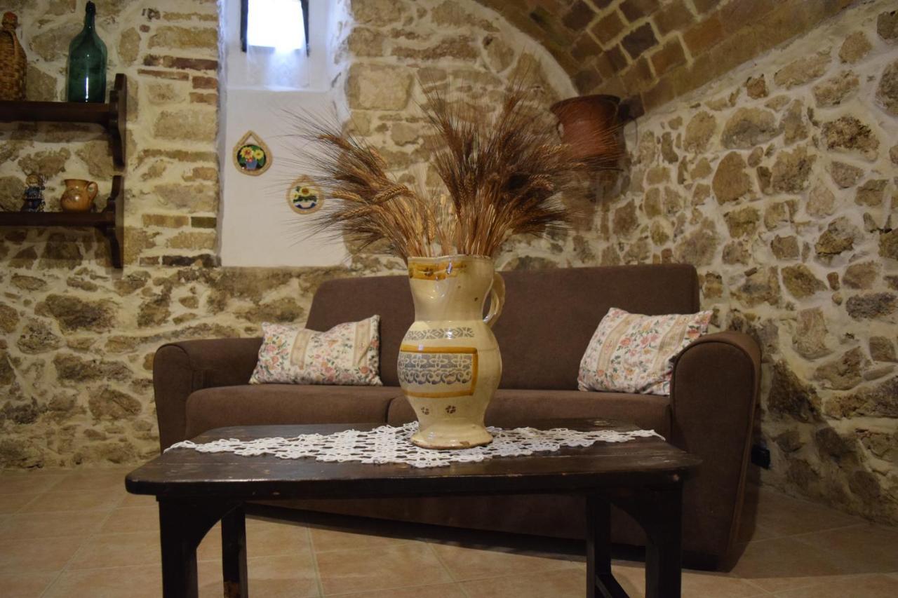 Il Ciavattone Bed And Bike Bed & Breakfast Sulmona Bagian luar foto